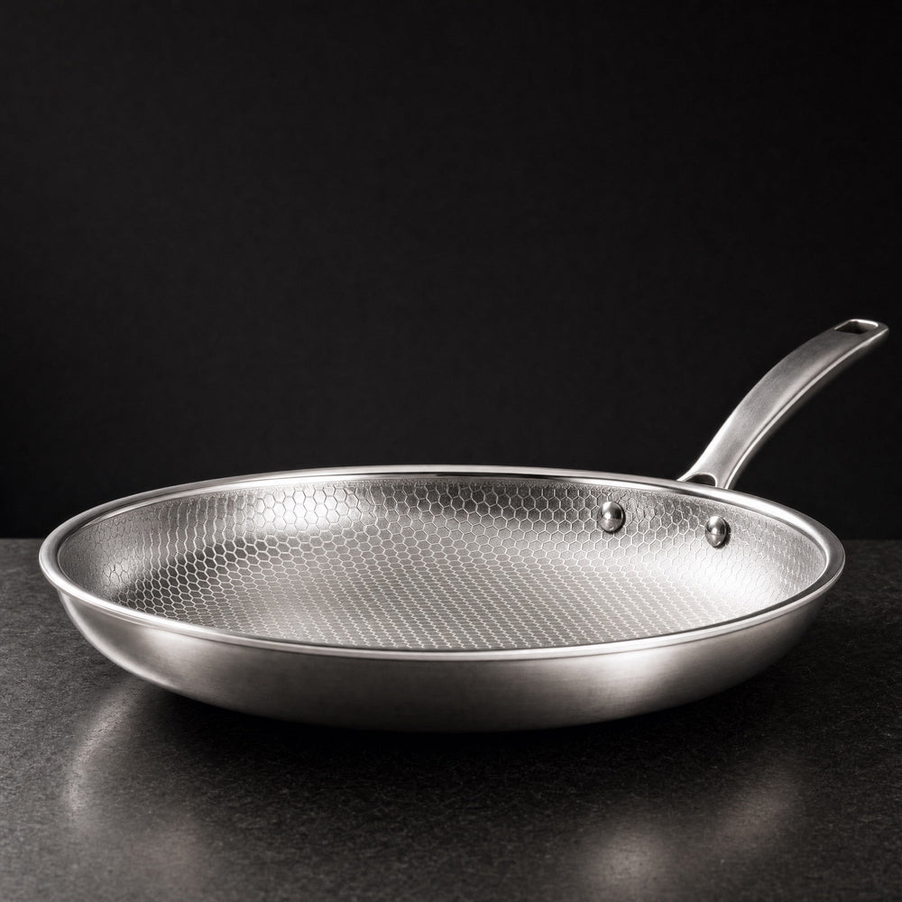 Side profile of the Kitchi Titanium Fry Pan